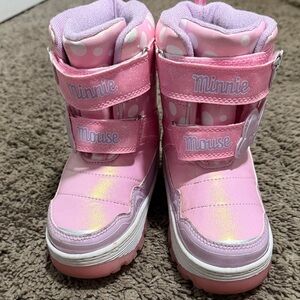 Pink Minnie Mouse snow boots